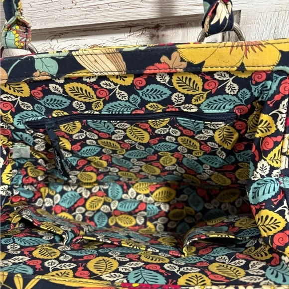 Vera Bradley quilted Happy Snails handbag - Picture 3 of 5